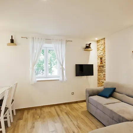 Apartment Paradise Stone