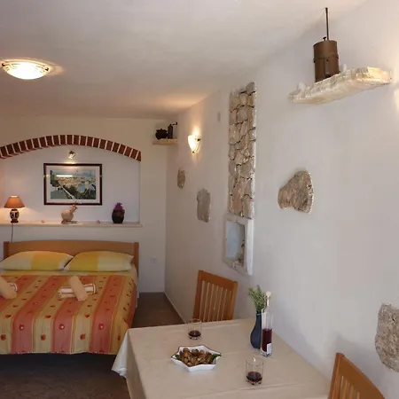 Apartment Paradise Stone