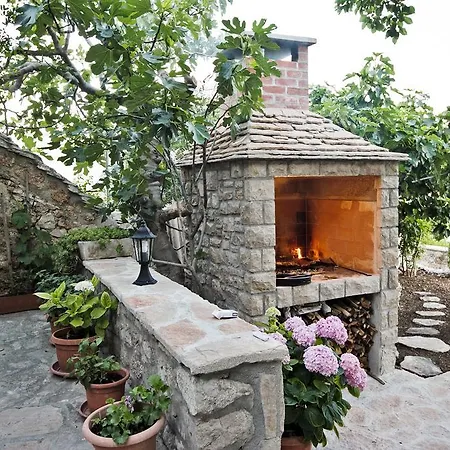 Apartment Paradise Stone