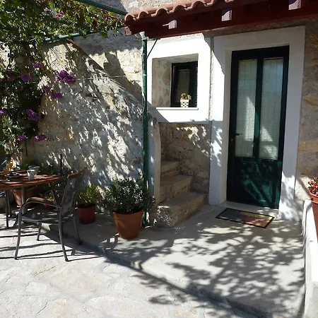 Paradise Stone Apartment Bol