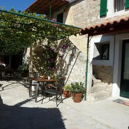 Apartment Paradise Stone