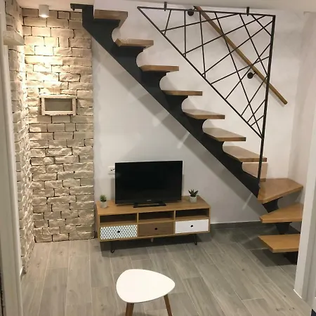 Paradise Stone Apartment *