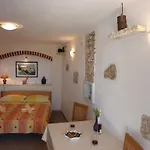 Apartment Paradise Stone