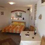 Apartment Paradise Stone