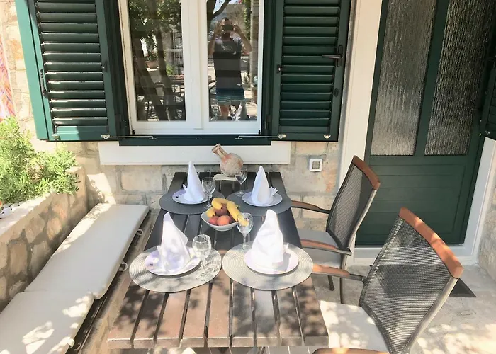 Paradise Stone Apartment *